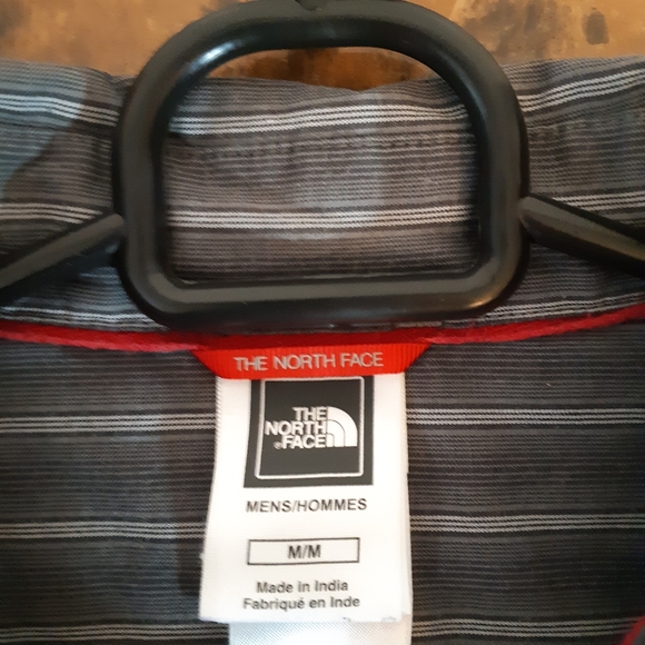 The North Face Men's Button-down Shirt - Picture 3 of 9